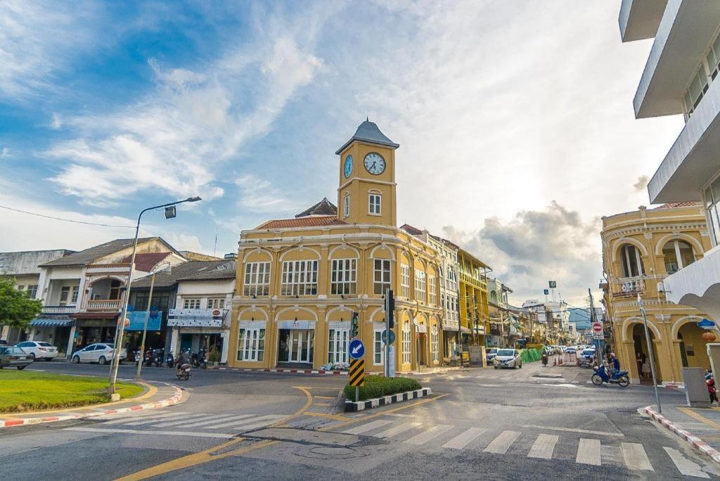 Chinotel Phuket Exteriör bild