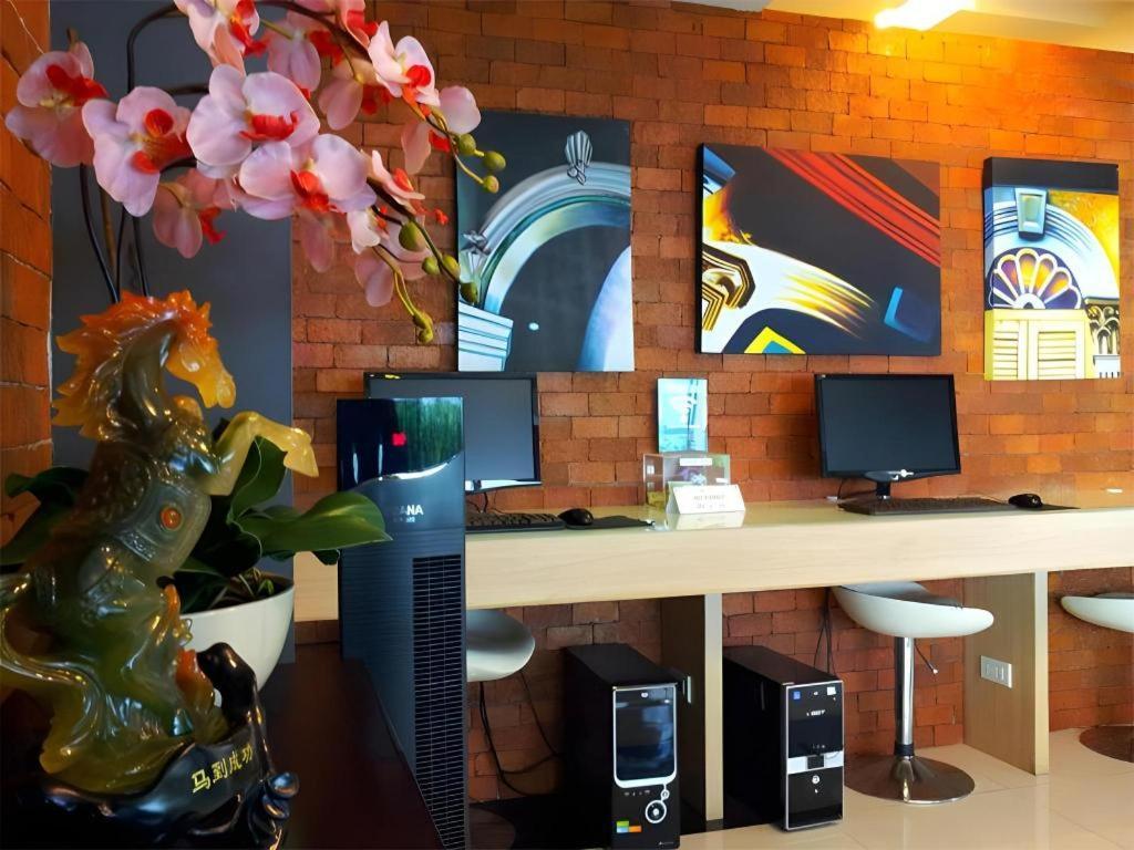 Chinotel Phuket Exteriör bild