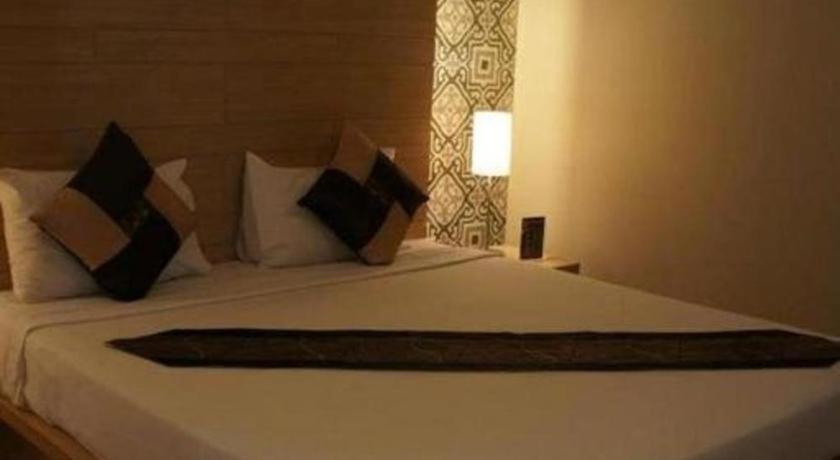 Chinotel Phuket Exteriör bild