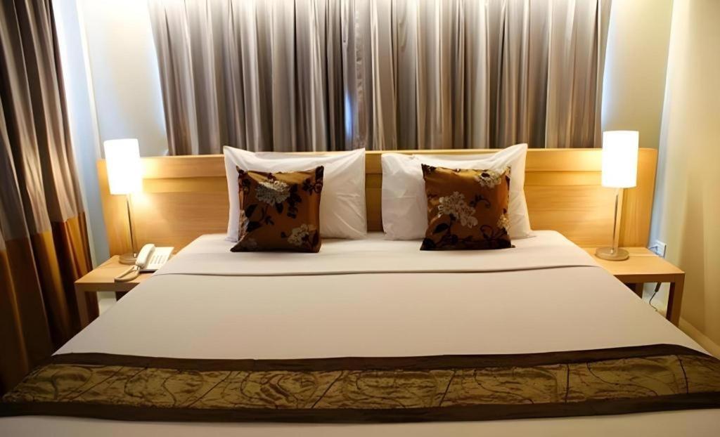 Chinotel Phuket Exteriör bild