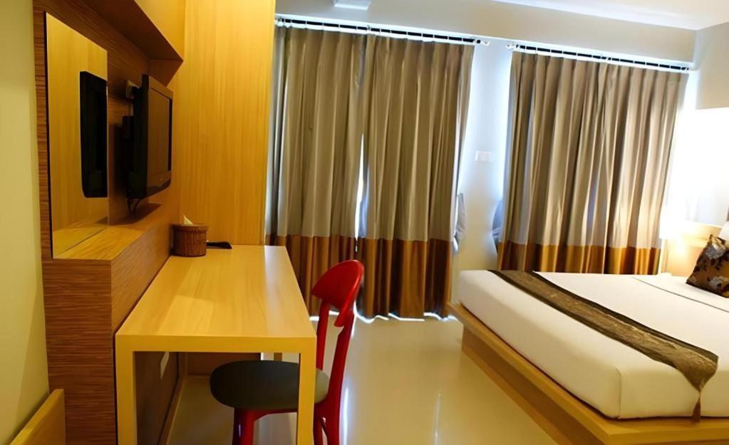 Chinotel Phuket Exteriör bild