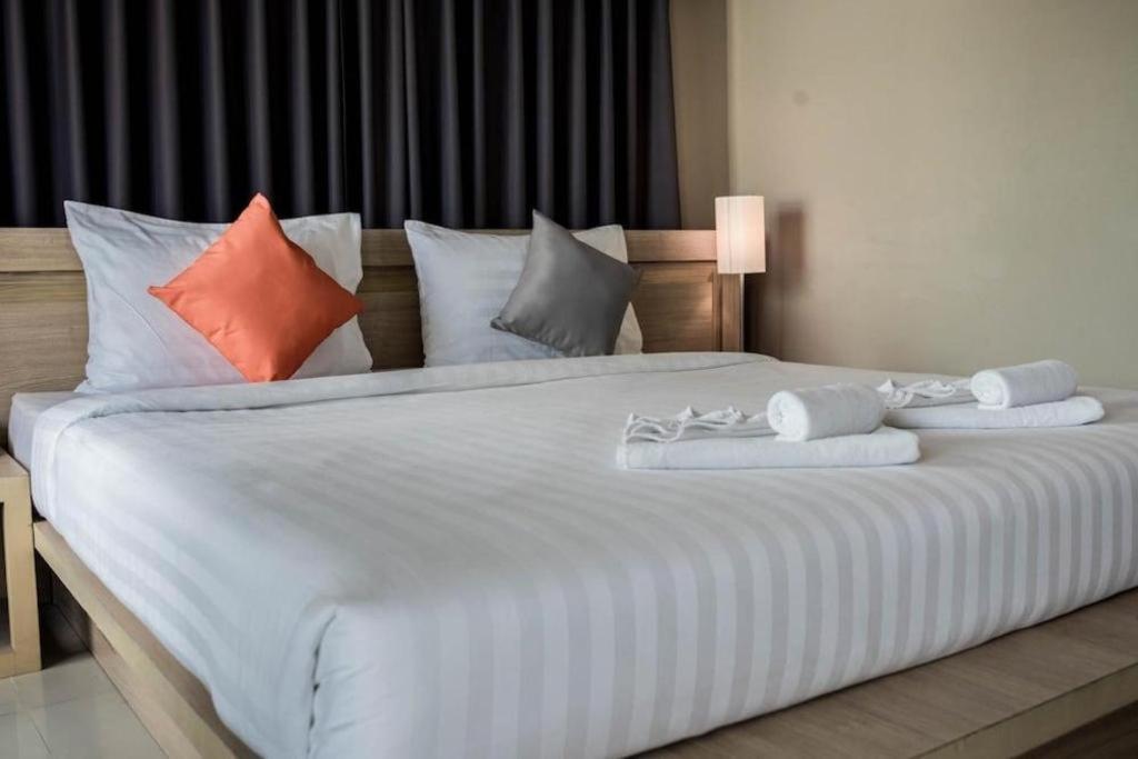 Chinotel Phuket Exteriör bild