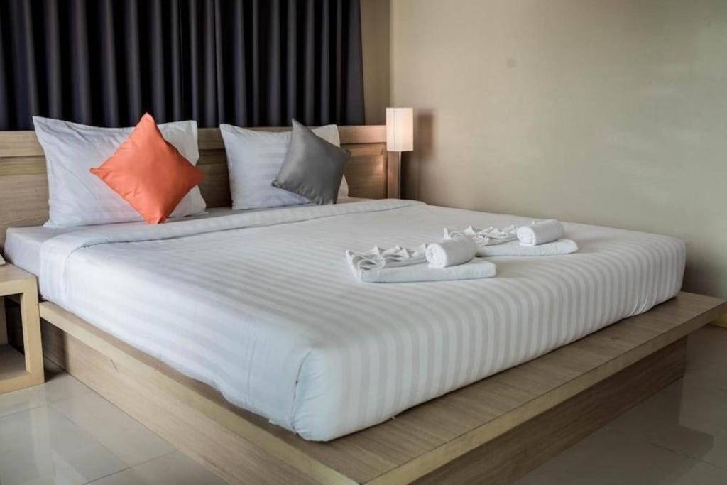 Chinotel Phuket Exteriör bild