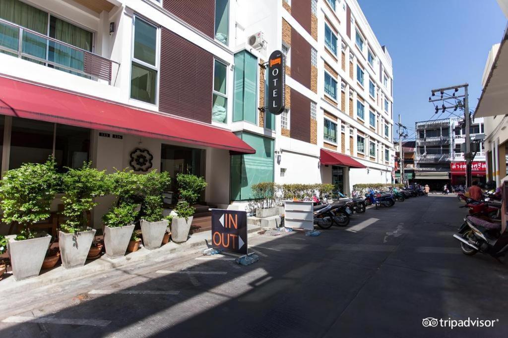 Chinotel Phuket Exteriör bild