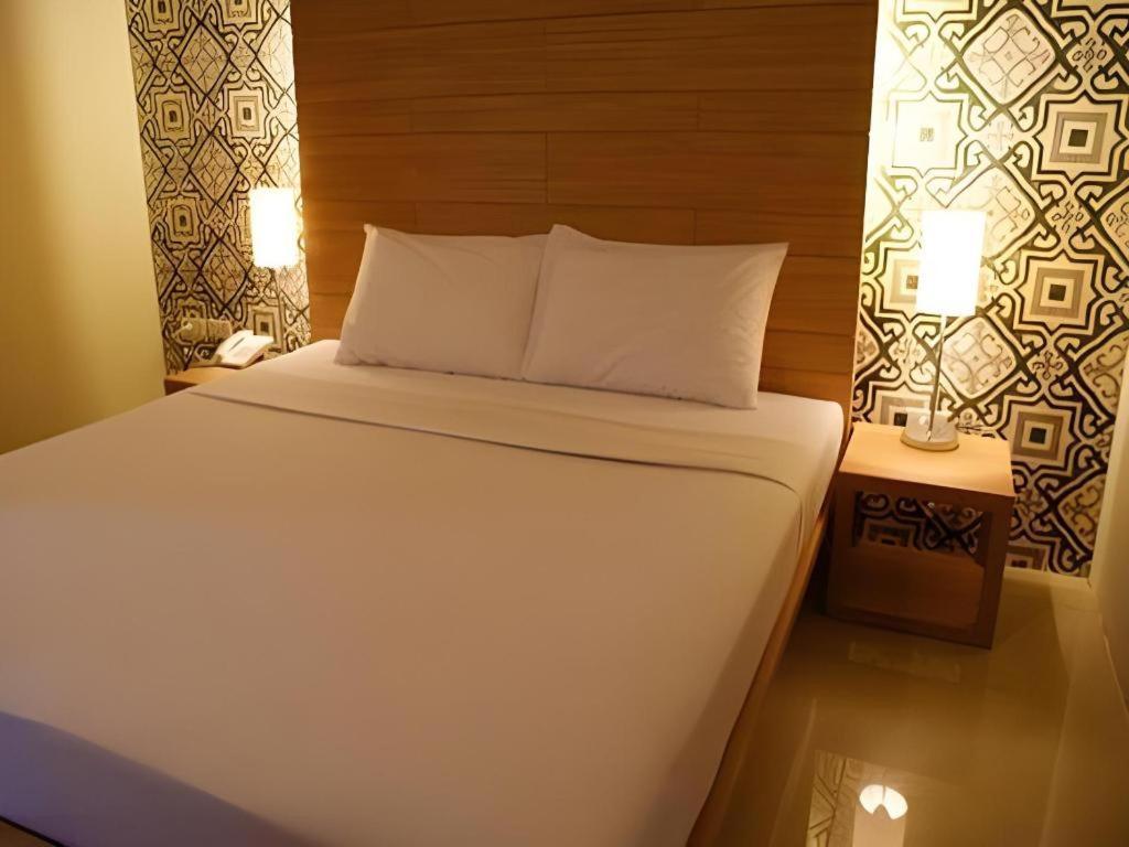 Chinotel Phuket Exteriör bild