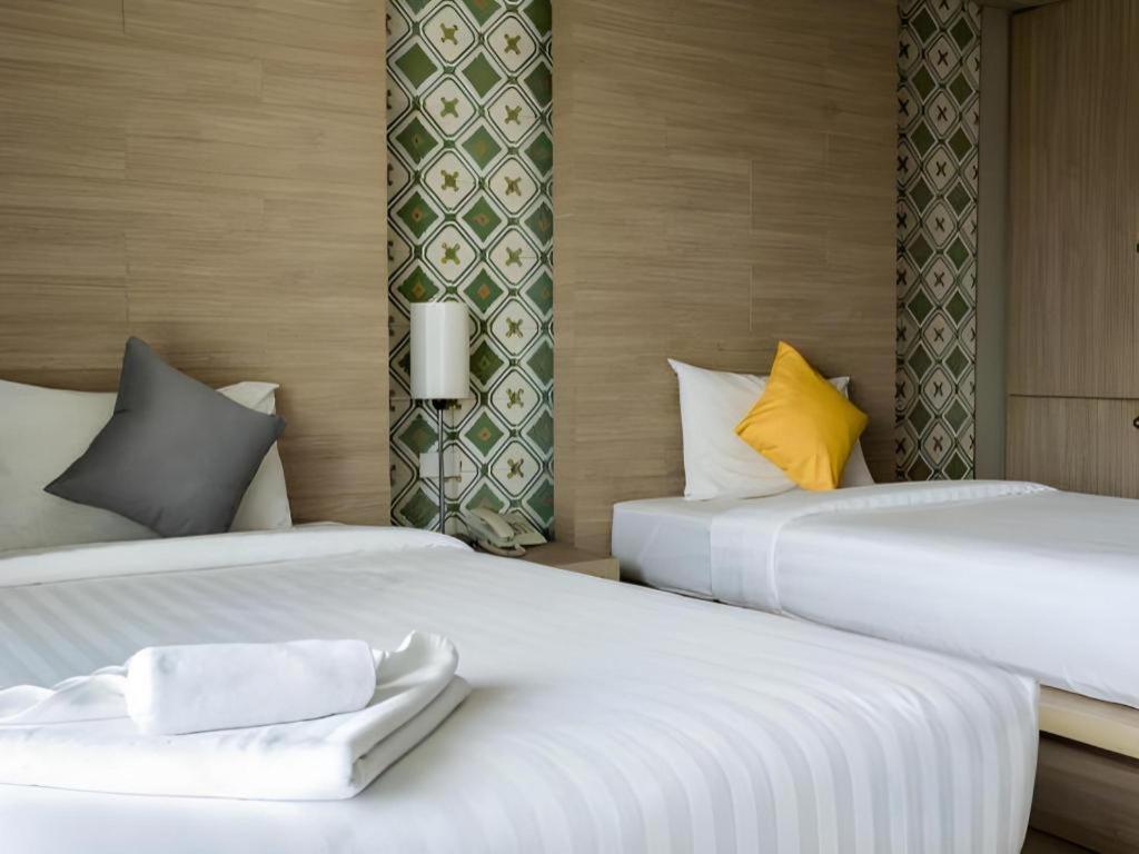 Chinotel Phuket Exteriör bild