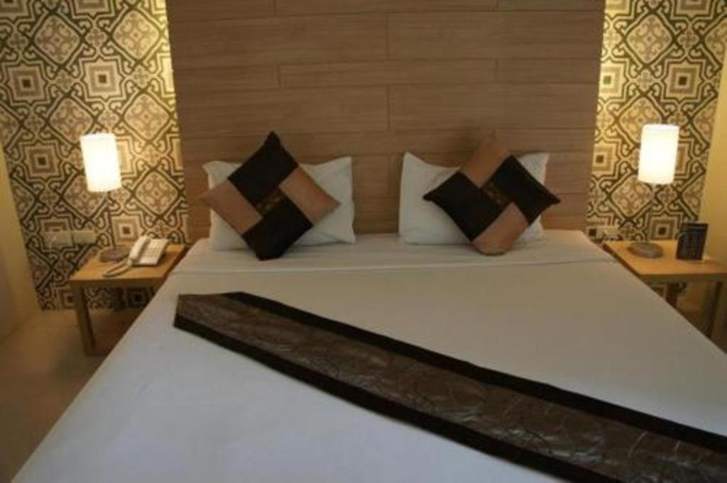 Chinotel Phuket Exteriör bild