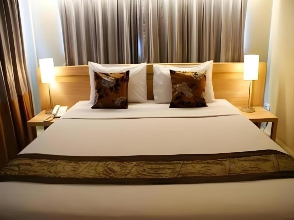 Chinotel Phuket Exteriör bild