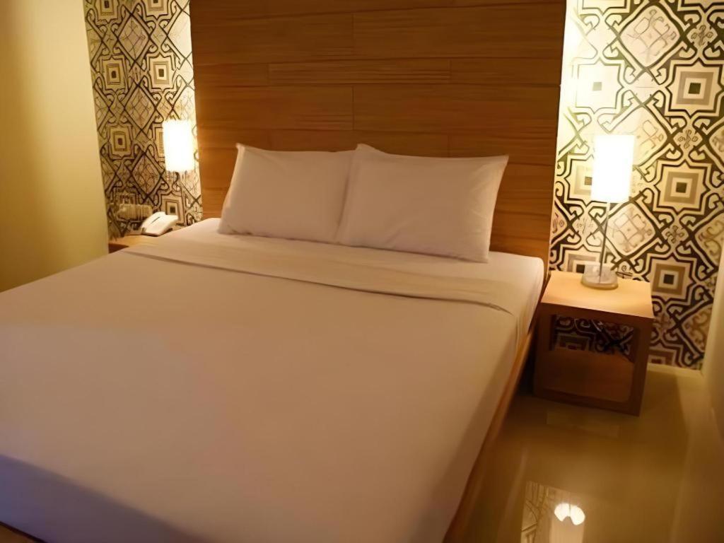Chinotel Phuket Exteriör bild