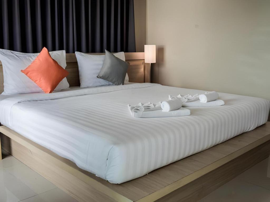 Chinotel Phuket Exteriör bild