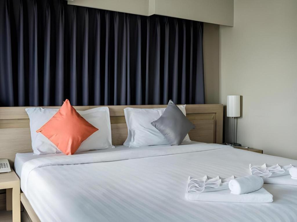 Chinotel Phuket Exteriör bild