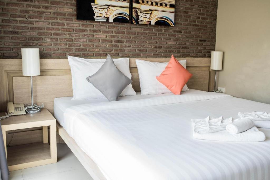 Chinotel Phuket Exteriör bild